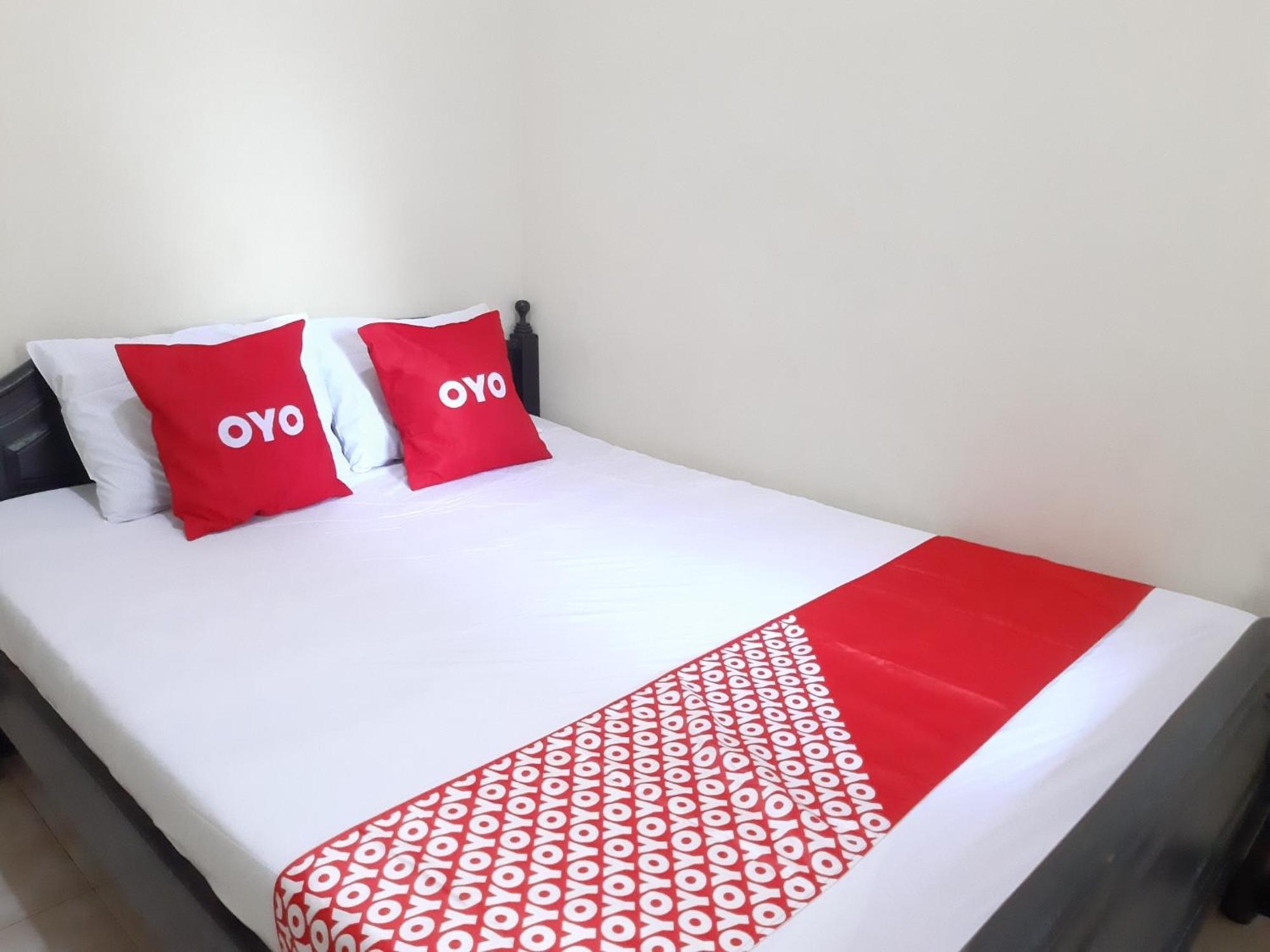 Oyo 2826 Panderman Residence Blitar Eksteriør billede