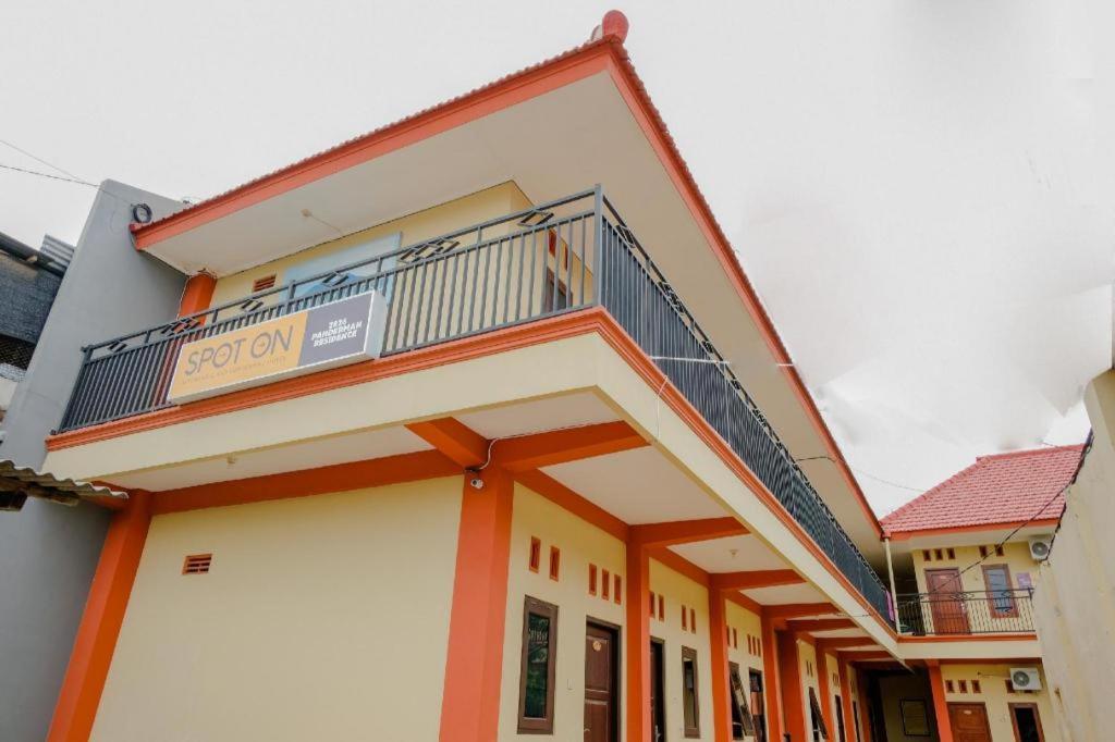 Oyo 2826 Panderman Residence Blitar Eksteriør billede